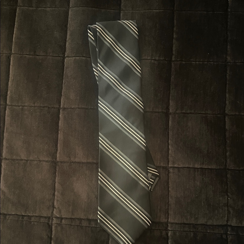 Daniel Cremieux Black and Silver Striped Tie